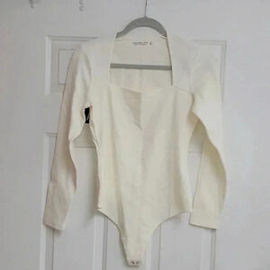 Soft Matte Seamless Long-Sleeve Squareneck Bodysuit